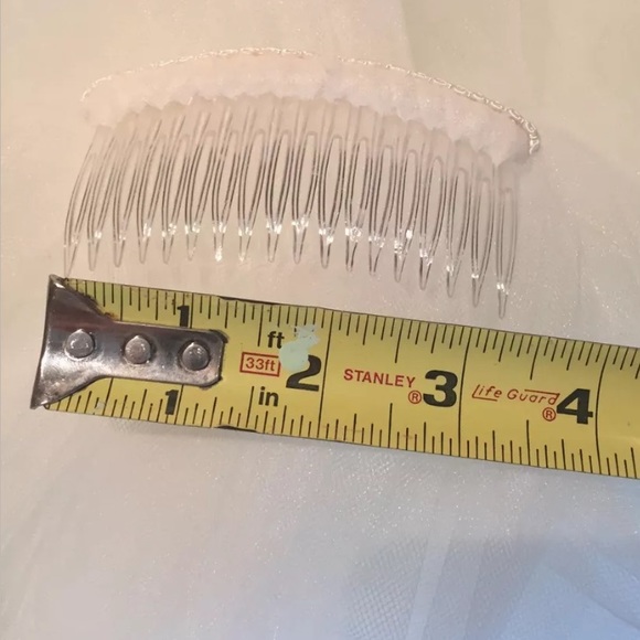 RENE STRAUSS ELEGANT WHITE TONE VEIL WITH COMB main image 8